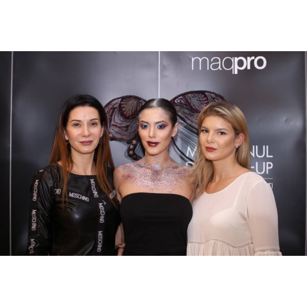 Masterclass contouring, make-up mireasa, tehnica eyeliner gel by Inna Mushinskaia, Brasov, 4-5 mai 2017 Masterclass contouring, make-up mireasa, tehnica eyeliner gel by Inna Mushinskaia, Brasov, 4-5 mai 2017